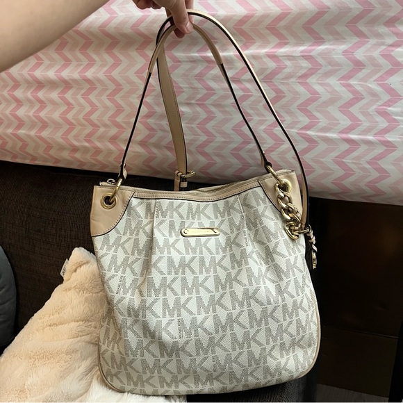 Michael Kors Jet Set Shoulder Bag Vanilla #michaelkors #MKJetset - Picture 1 of 7